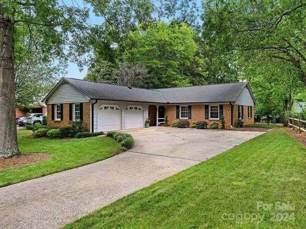 3523 Sulkirk Rd, Charlotte, NC 28210