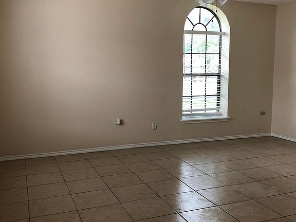 4th image of 721 Dallas Ave