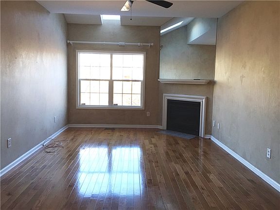 5th image of 2204 Braken Ave