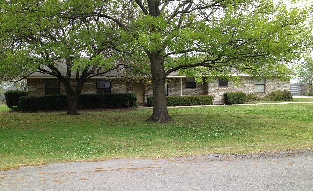 1st image of 18 Hillview Dr