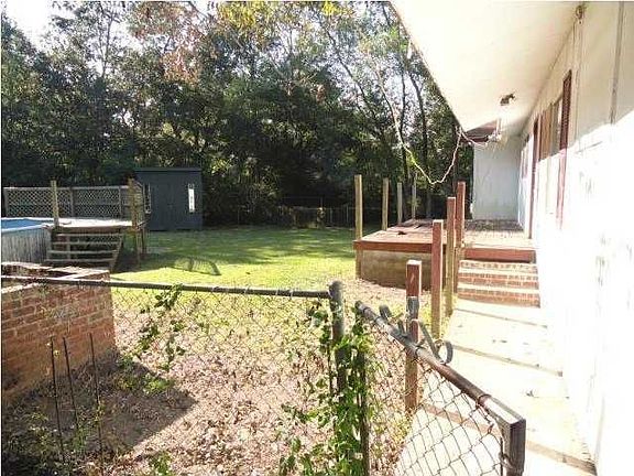 3rd image of 10524 Deer Dr