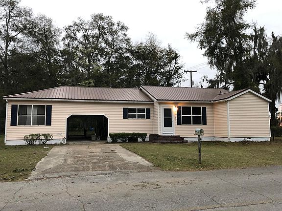 2nd image of 303 NW Irma Ave