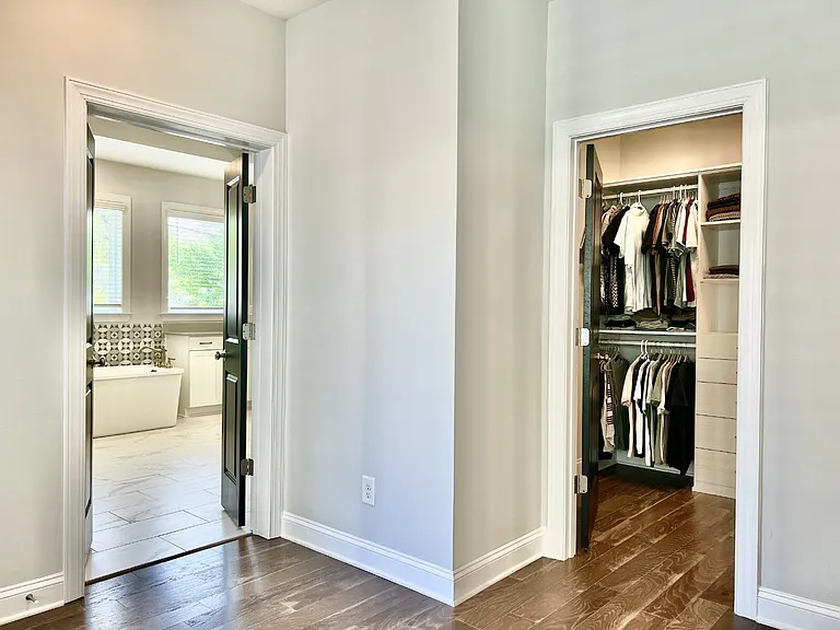 413 Belton St #413 BELTON ST — Photo 25
