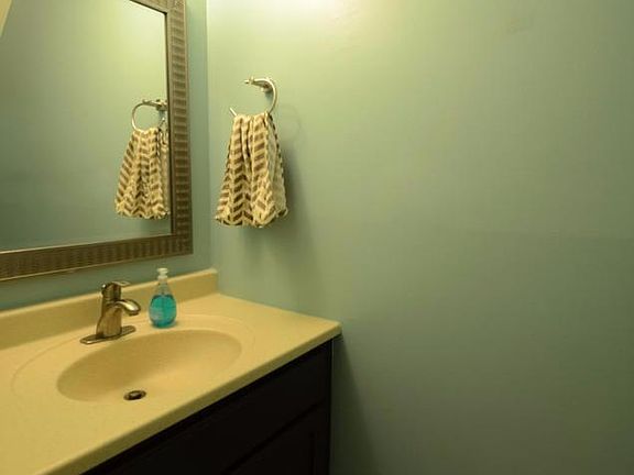 4th image of 3810 Steppes Ct #A
