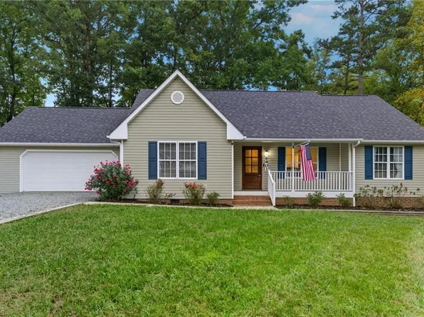 6401 Charter Oak Dr, Pleasant Garden, NC 27313