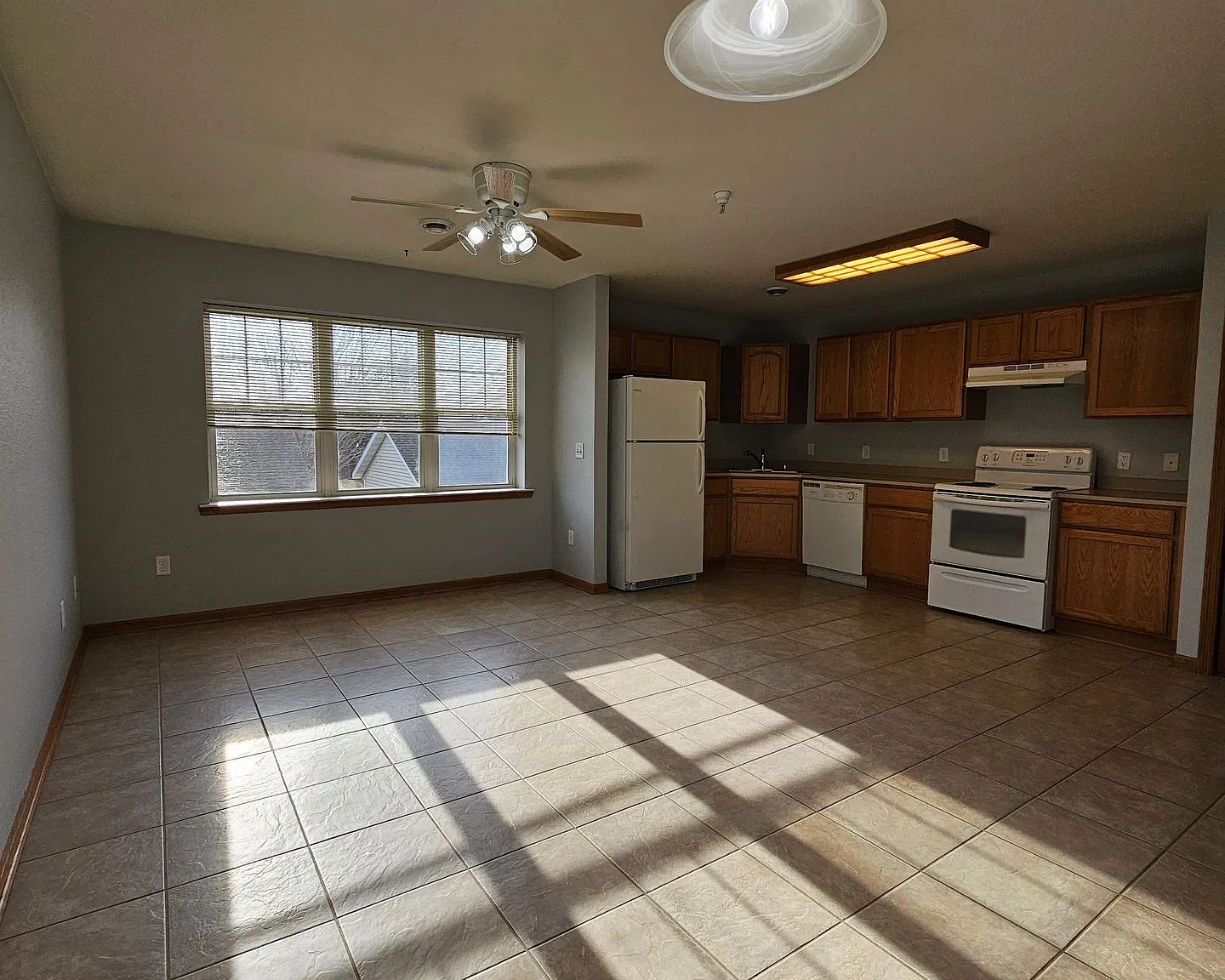 Silver Drive Apartments — Photo 3