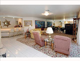 5th image of 912 Alta Oaks Dr