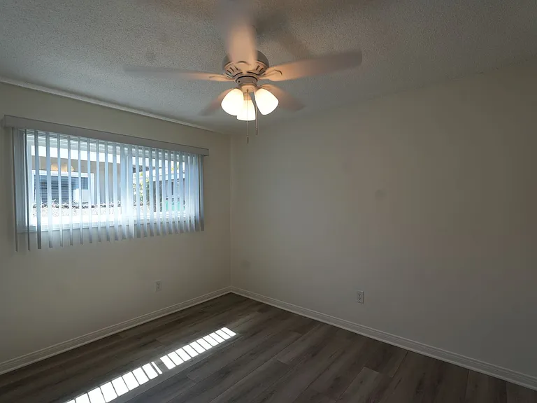 5157-5205 1/2 Santa Ana St — Photo 25
