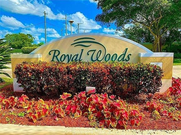 Entrance to the community