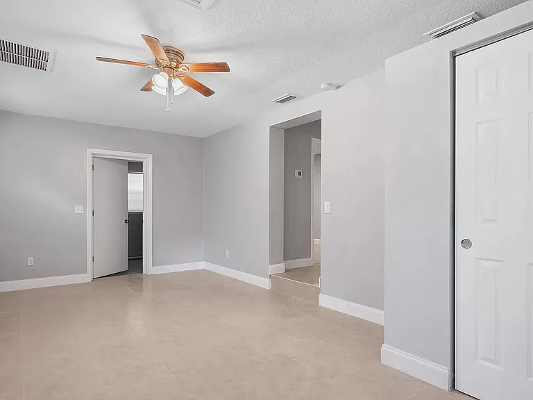 25027 Holden Dr — Photo 6