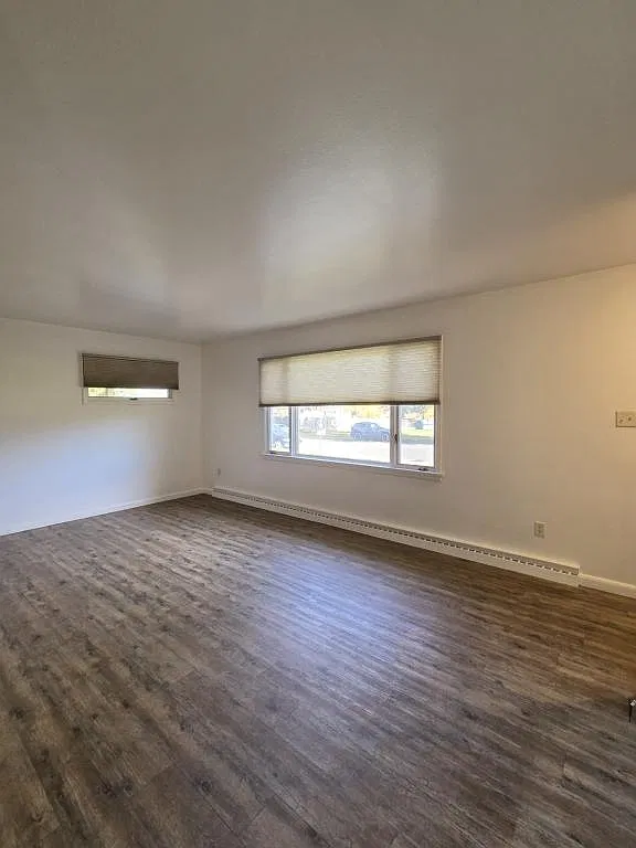 1315 Hollins Ave — Photo 2