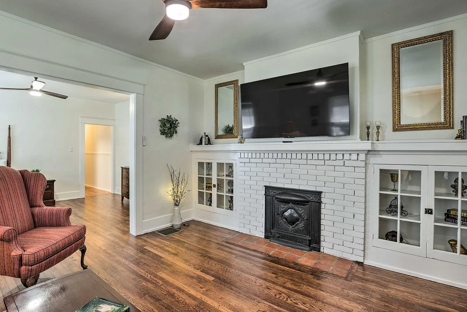 2 bed, 1.0 bath, 990 sqft, $2,991 — Photo 1