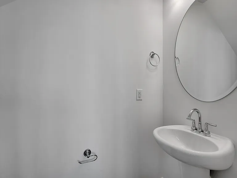 131 Hamil St — Photo 14