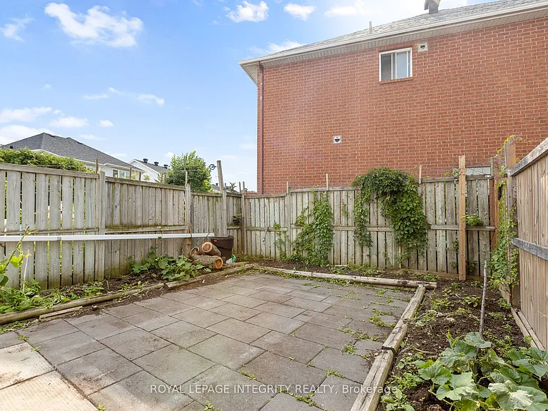 6 Crystal Park Cres — Photo 29
