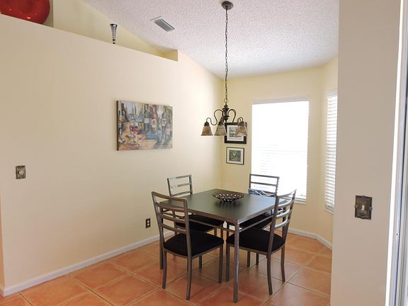 5th image of 29 Meadows Park Ln