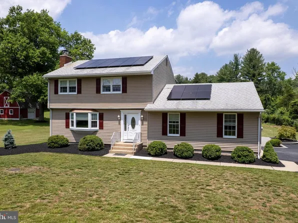 56 Valley Rd, Lambertville, NJ 08530