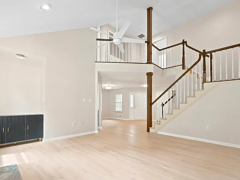 703 Porter Way W — Photo 1