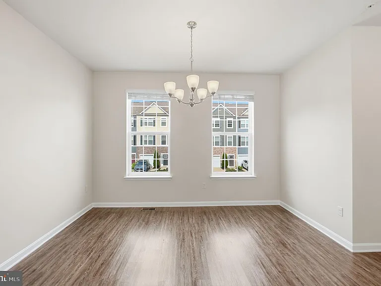 1806 Kellington Ct — Photo 9