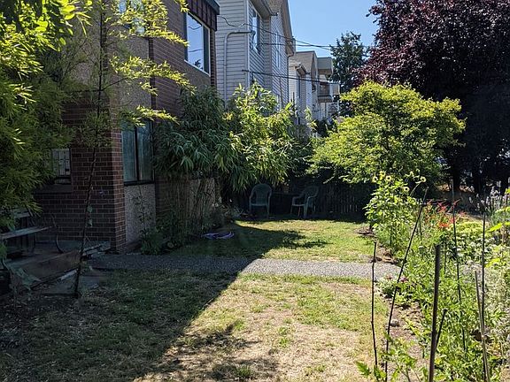 4th image of 12050 31st Ave NE #1