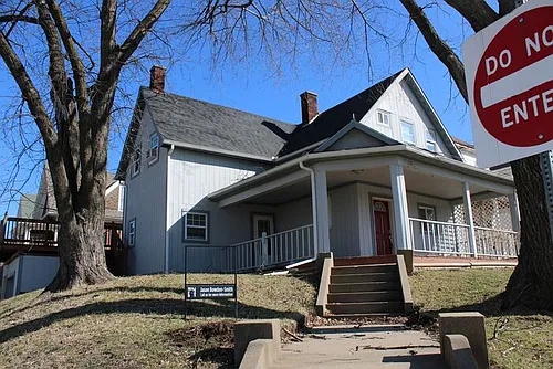 625 Atchison St Photo 1