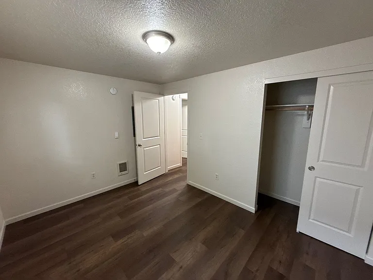 915 Bryan Ct — Photo 21