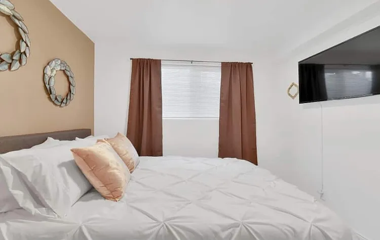 1932 S McClelland St #3 — Photo 11