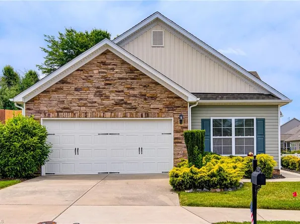5476 Holbein Gate Rd, Walkertown, NC 27051