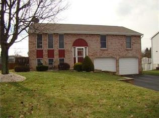 4 Janette Cir, Irwin, PA 15642