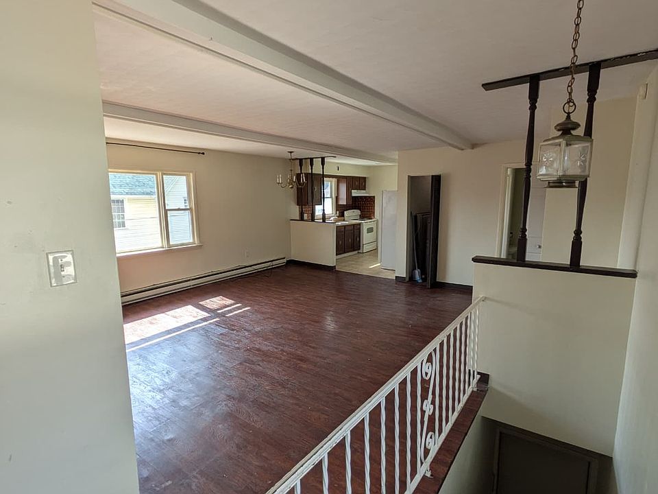 1st image of 388 W Main St