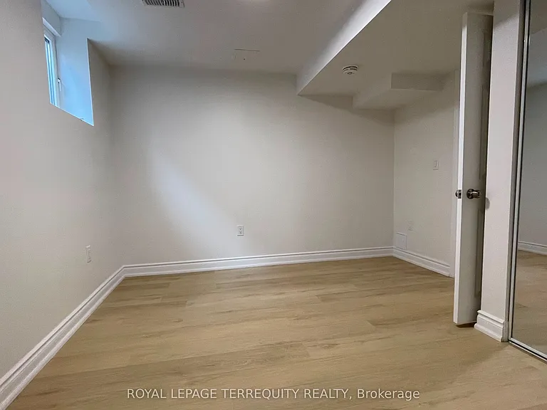 138 Cranston Ave — Photo 7