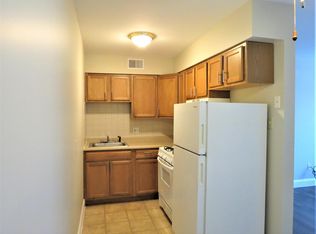 University Villa Apartments, Saint Louis, MO 63121