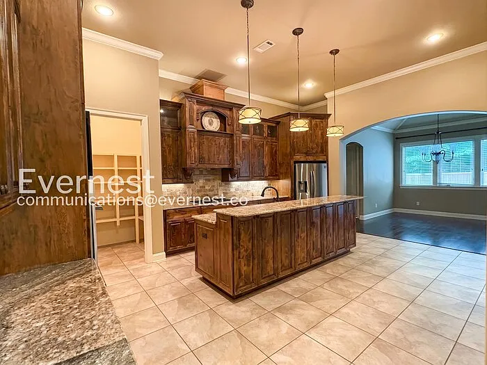 6587 Westminster — Photo 5