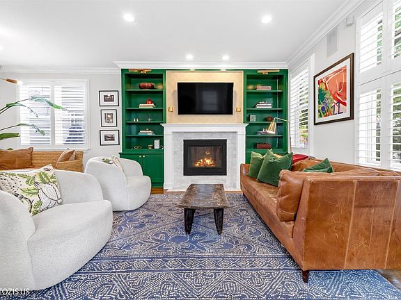 2nd image of 2907 N Wolcott Ave #B