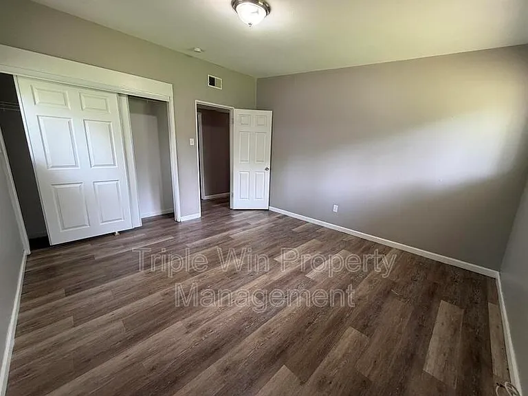 835 Bobbins Ln — Photo 29