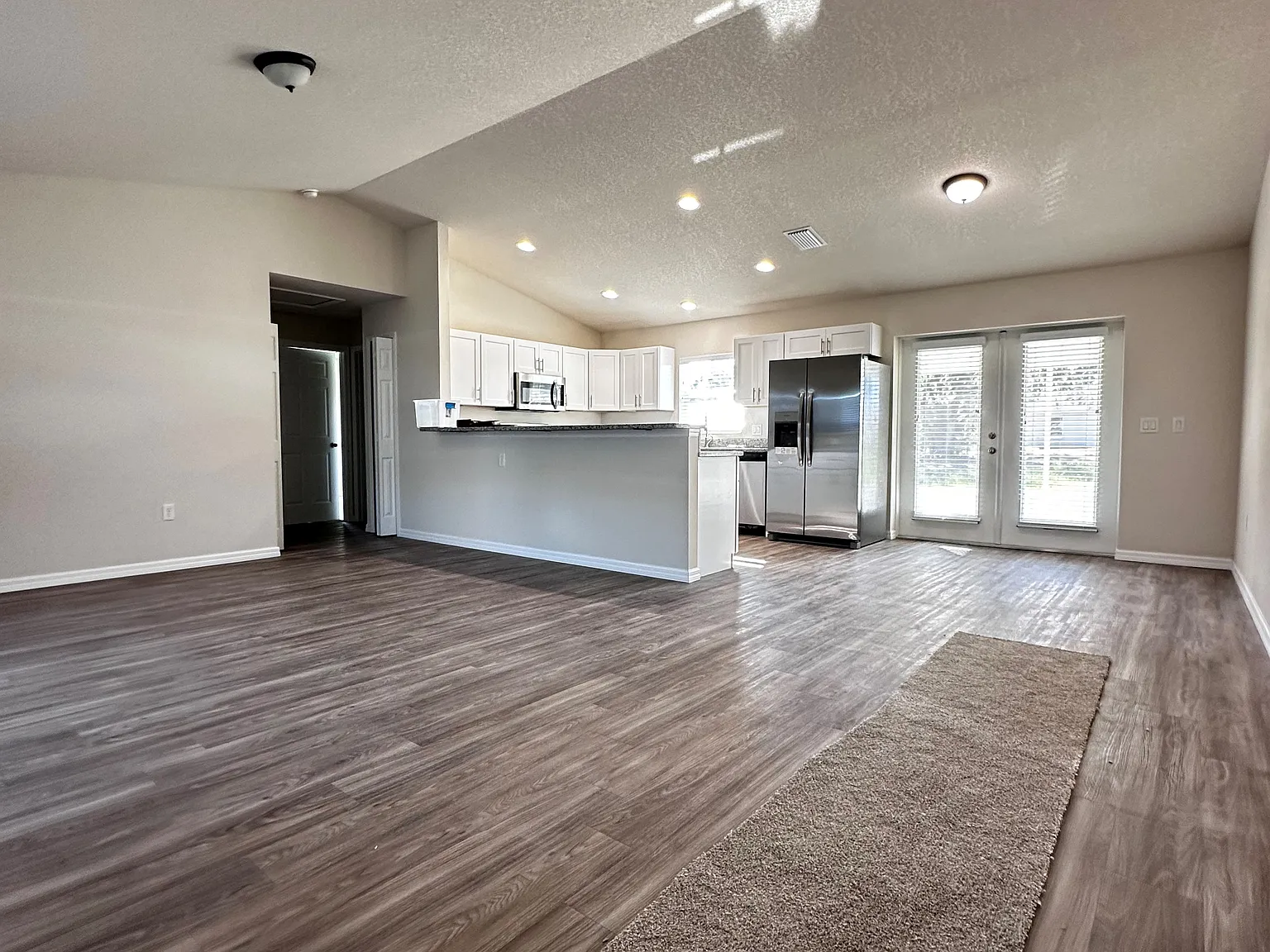 3 bed, 1838 sqft, $1,800 — Photo 3