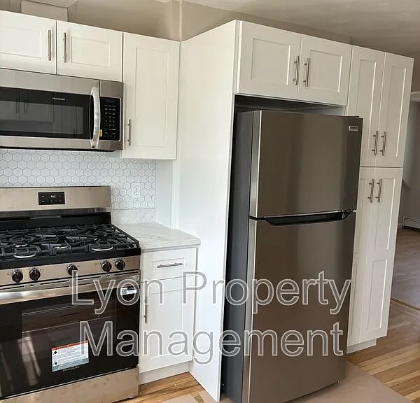 18 Burgess Ave #3 — Photo 4