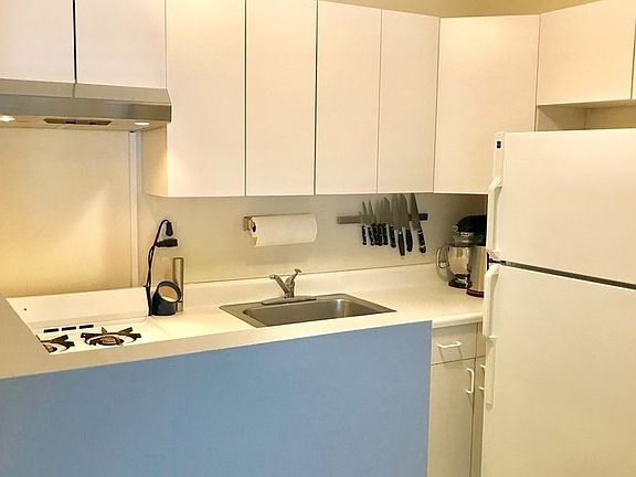 4th image of 353 E 72nd St APT 14B