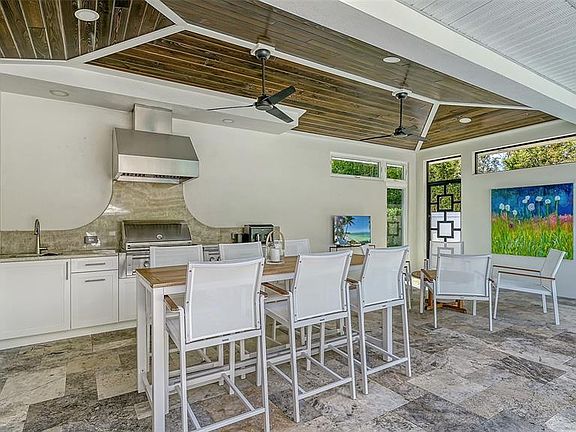 3rd image of 1717 Field Rd