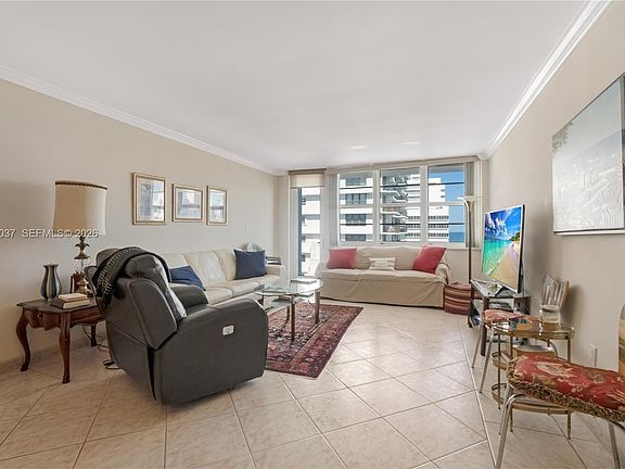 4th image of 245 18th St APT 904