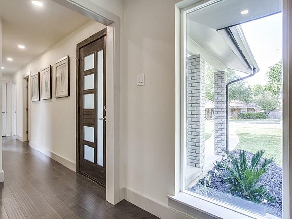 3rd image of 10850 Carissa Dr