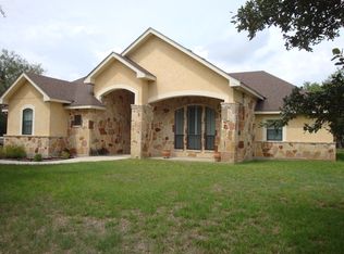135 Hidden Meadows Rd, Poteet, TX 78065