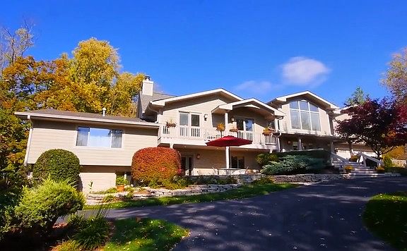2nd image of 28758 W Park Dr