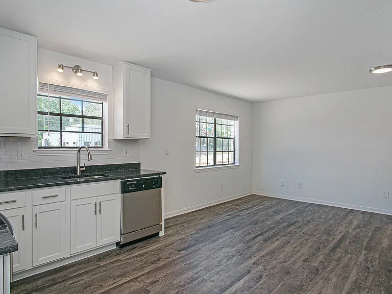 Greendale Apartments — Photo 20
