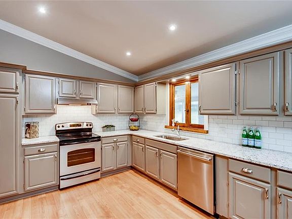 4th image of 363 Doeskin Ln SE