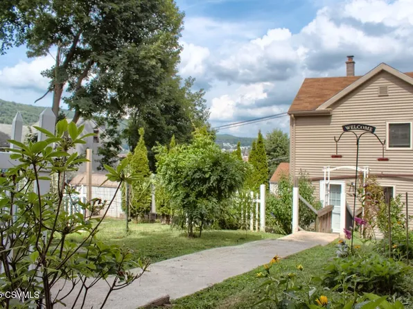 118 S 1st St, Coal Township, PA 17866