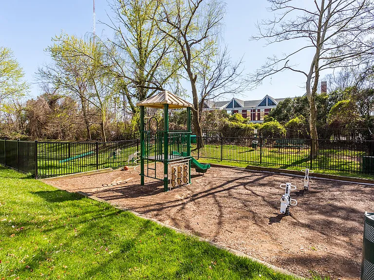 Annen Woods Apartments — Photo 25