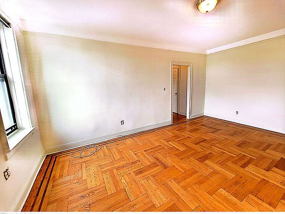 4th image of 490 E 23rd St #5