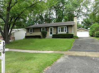 1216 Edward Ave, Saint Charles, IL 60174