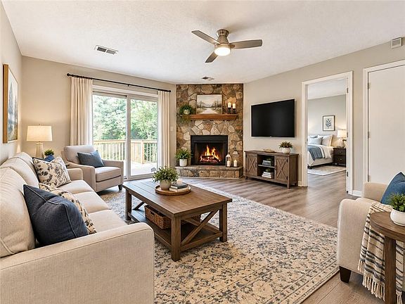 2nd image of 1918 Cornell Way