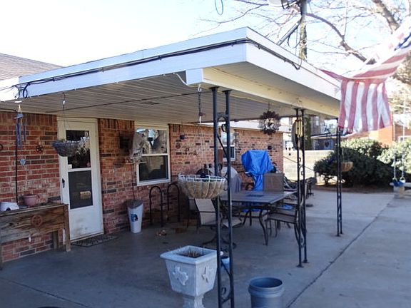 4th image of 1616 Golder Ave
